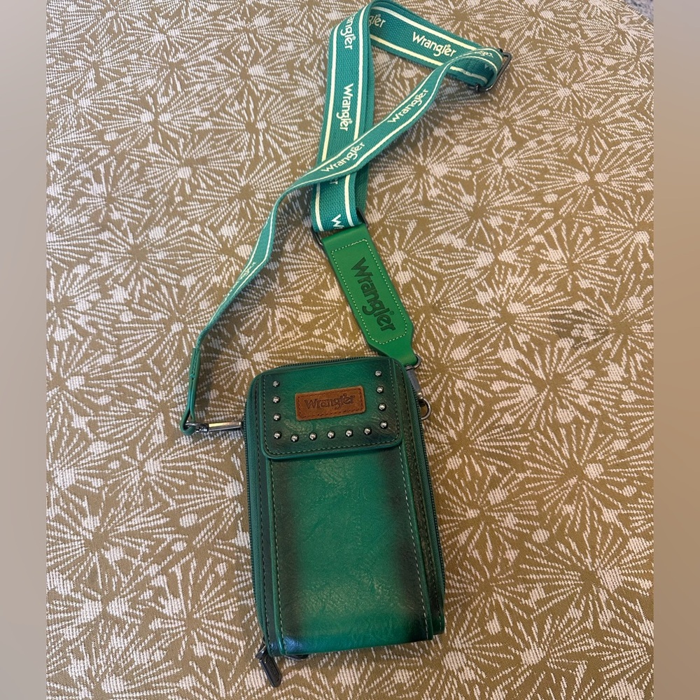 NWOT Wrangler Green Crossbody Bag with Branded Strap